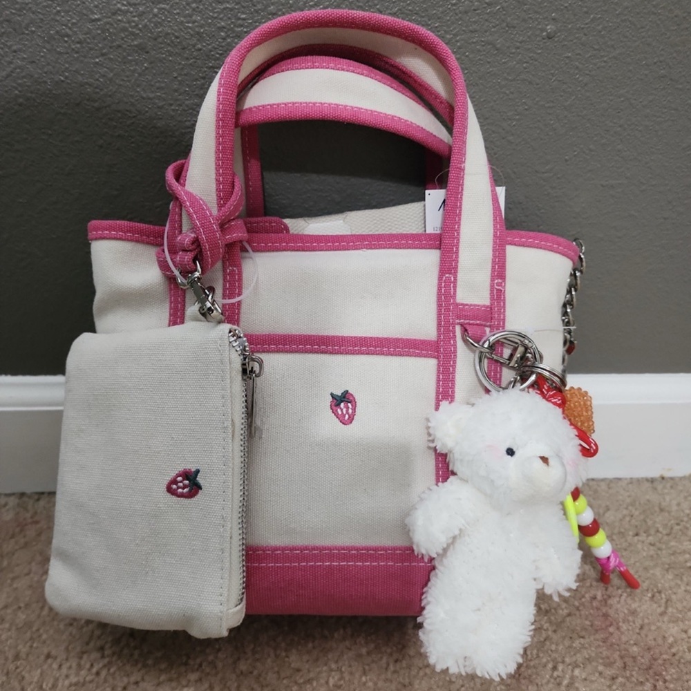 Viral TikTok Madden girls Strawberry tote